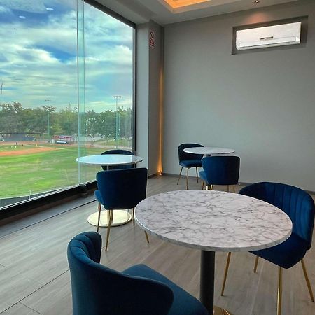 Esplendor By Wyndham Los Mochis Country Place Esterno foto